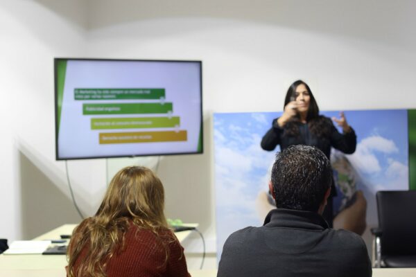 pilar abelló marketing sustentável envento poster digital 2024